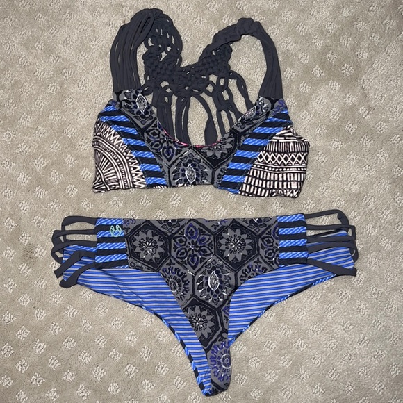 Maaji Other - Maaji bathing suit bottoms size L and top XS